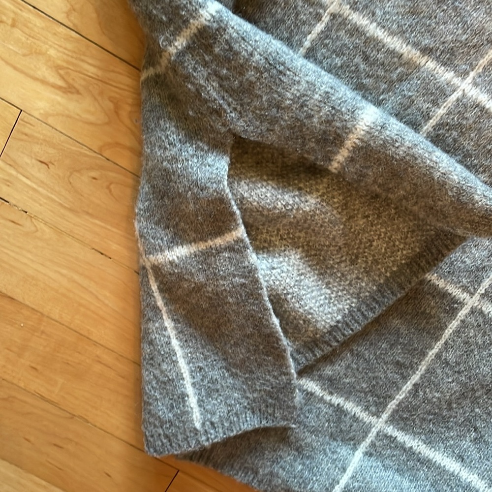 Gray Grid Turtleneck Sweater - image 4